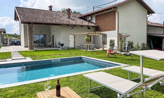 Novello House | Beautiful private villa for 10 guests with private pool, WIFI, A/C, terrace and panoramic view