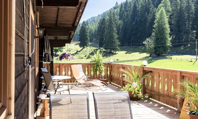 Lend House | Beautiful private villa for 6 guests with WIFI, TV, terrace, pets allowed and parking