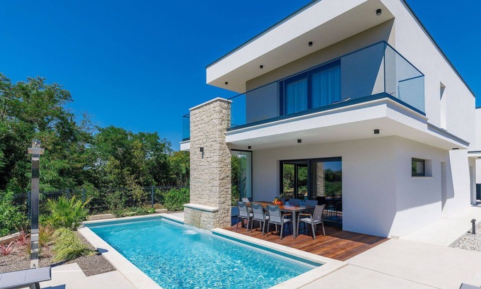 Basanija House | Beautiful private villa for 6 guests with private pool, A/C, WIFI, TV and terrace