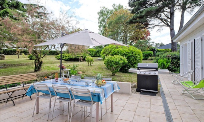 Plerin House | Beautiful private villa for 8 guests with WIFI, TV, terrace and pets allowed