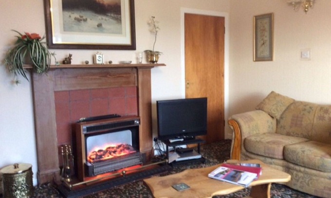 Murthly Villa | Beautiful private villa for 7 people with TV, panoramic view and parking