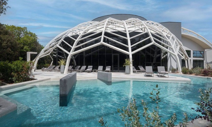Bale House | Beautiful private villa with WIFI, A/C, hot tub, private pool, TV, terrace and pets allowed