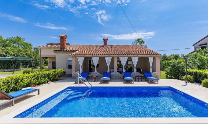 Filipana House | Beautiful private villa for 6 guests with private pool, A/C, WIFI, TV and terrace