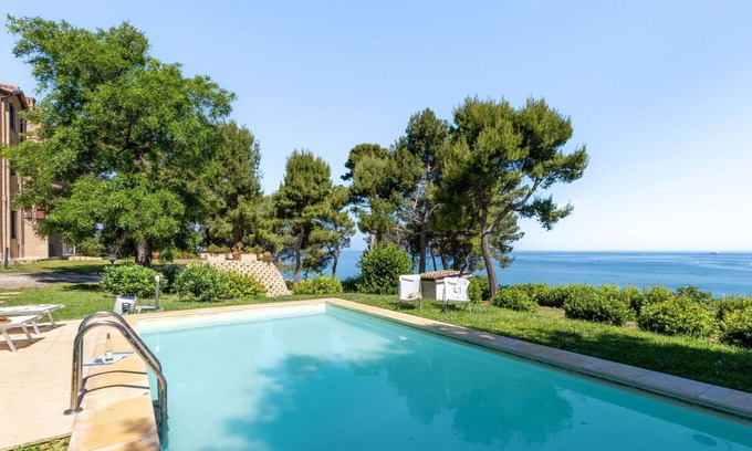 Palombina Nuova Villa | Beautiful private villa with A/C, WIFI, private pool, TV, terrace, pets allowed and panoramic view
