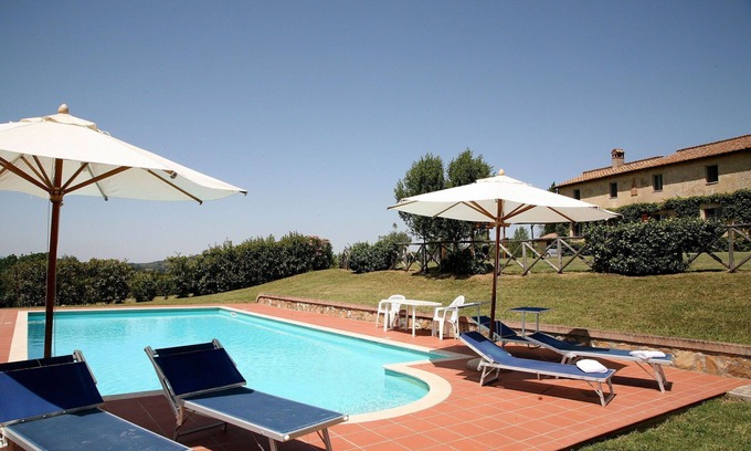 Montoro Villa | Beautiful private villa with private pool, WIFI, TV, patio, pets allowed and panoramic view