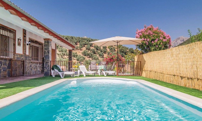 Rute House | Beautiful private villa with A/C, private pool, WIFI, TV, patio, pets allowed and parking