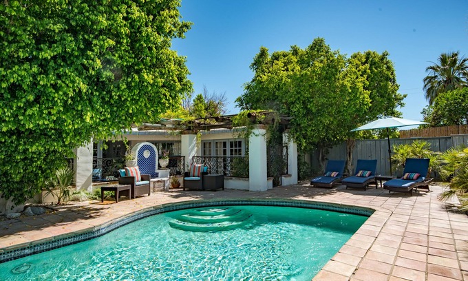 Palm Desert House | Beautiful property-3+2 Enchanting Oasis in south Palm Desert-Great Location!
