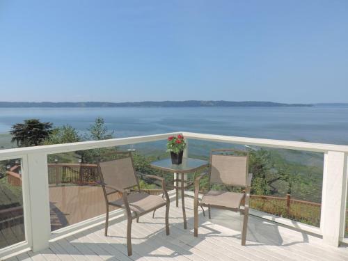 Federal Way Villa | Beautiful Puget Sound Waterfront Villa