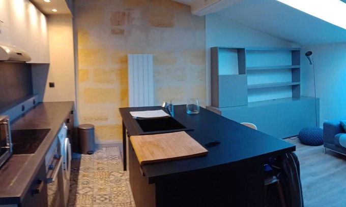 Bordeaux Golden Triangle Apartment | Beautiful, quiet apartment in the heart of town