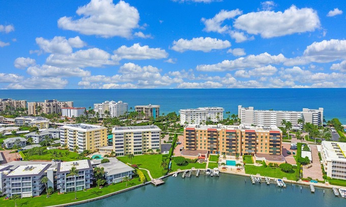 Moorings Condo | Beautiful, quiet, condo across from a perfect beach.