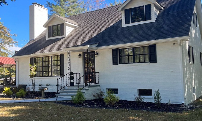 Oneida Cottage | Beautiful quiet retreat near Oneida, Big South Fork, and ATV trails!