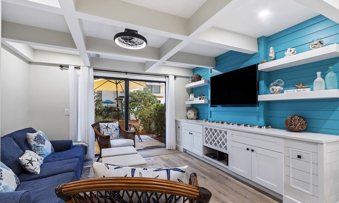 Hilton Head Island Condo | Beautiful remodeled Condo w/Pool Walk to Beach, Coligny, Celebration Park !