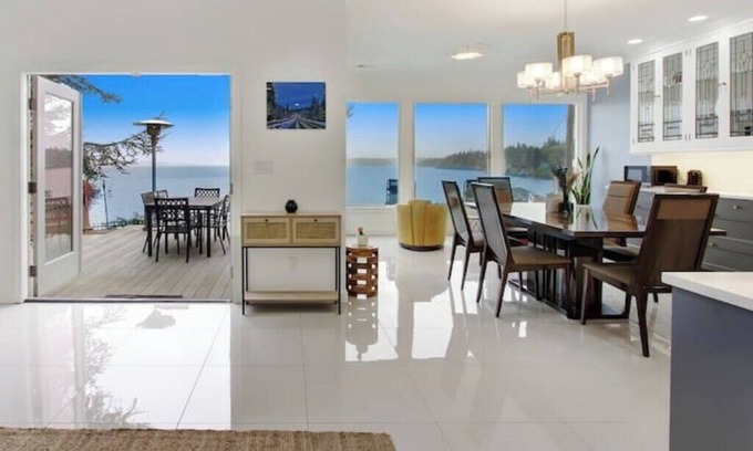 Des Moines House | Beautiful Redondo Home w/Puget Sound+Mountain View