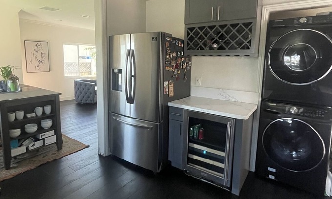 Lawndale House | Beautiful Remodeled home close to the beach