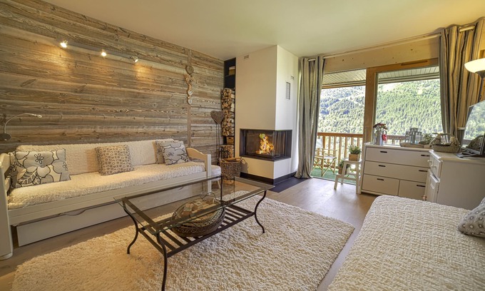 Meribel Apartment | Beautiful renovated apartment on the top floor in Meribel, near a track