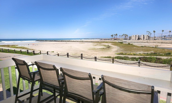 Townsite Condo | Beautiful Renovated Upper Cottage with Oceanview from Living & Dining room - F4 North Coast Village