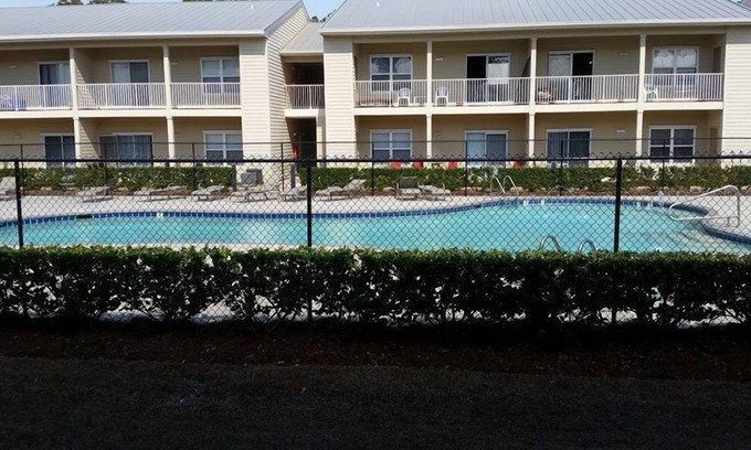 Gulf Shores Condo | Beautiful renovated condo in the courtyard right beside pool 1st floor