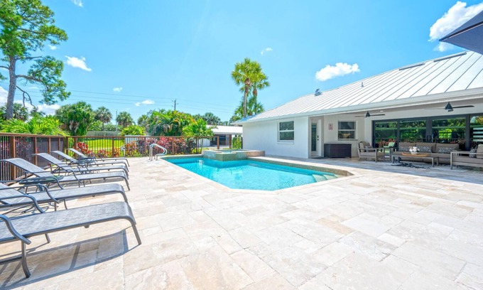 Central Naples Other | Beautiful resort castle in Naples, Florida