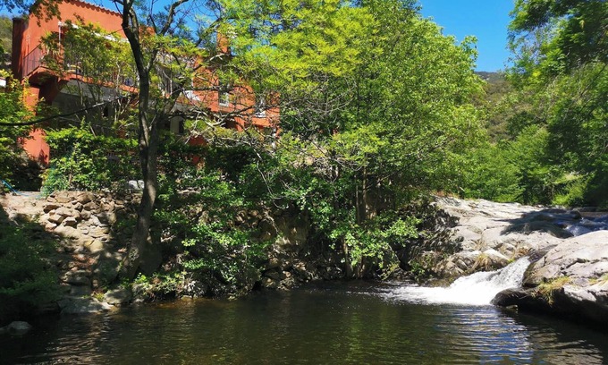 Sorede Villa | Beautiful River-front Villa with Natural Pool & Aircon