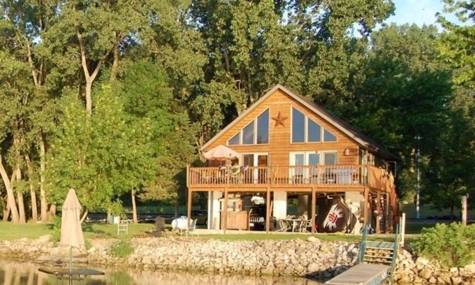 Harpers Ferry House | Beautiful Riverfront Home on the Mississippi!