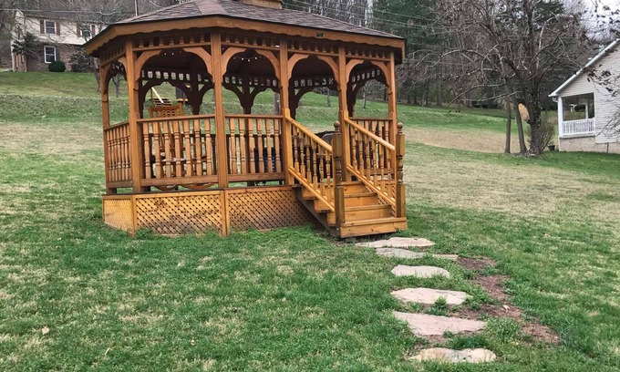 Bellepoint House | Beautiful Riverfront Property