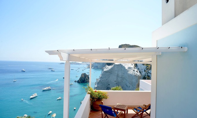 Le Forna Villa | BEAUTIFUL ROMANTIC VILLA SURROUNDED BY GREENERY OVERLOOKING THE SEA