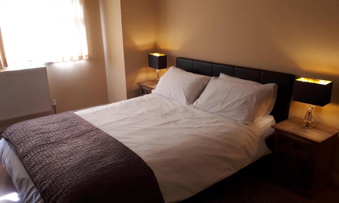 Rowton House | Beautiful romantic village house retreat