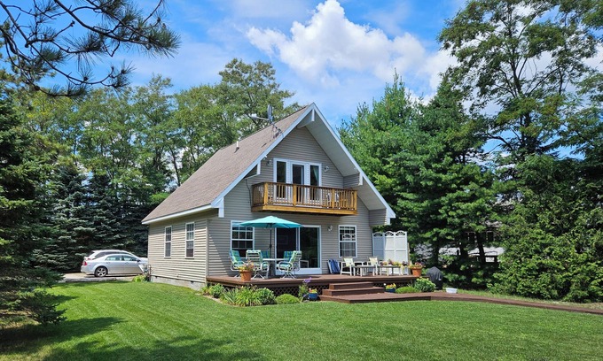 Oscoda Cottage | Beautiful Sandy Beach on Lake Huron