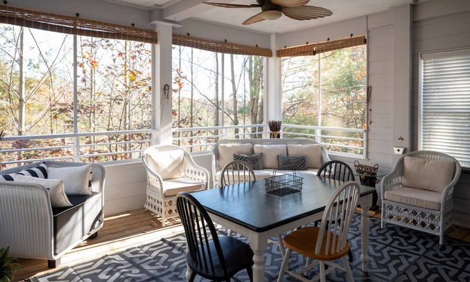Dahlonega House | ❤️Beautiful Screen Porch in Dahlonega❤️