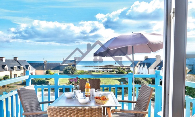 Guilvinec Apartment | Beautiful sea view and everything on foot (beach, swimming pool, center, port .)