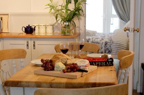 Shaldon Apartment | Beautiful Seaside one bedroom apartment