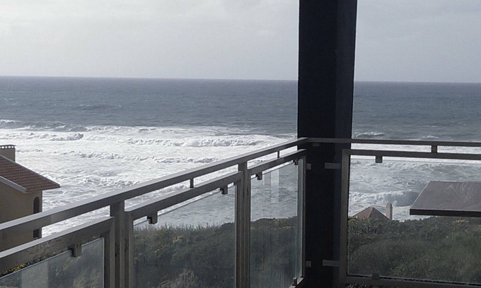 Foz do Arelho Condo | Beautiful Seaside Condominium