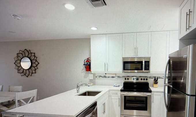 East End House | Beautiful Seaside Townhome in Grand Cayman