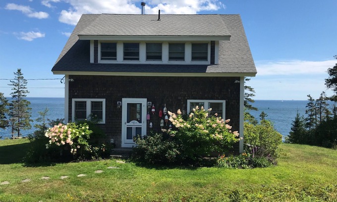 Tenants Harbor House | Beautiful Seaside Cottage with Expansive Ocean Views