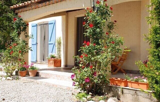 Aspres-sur-Buech Villa | Beautiful Secluded Villa with heated pool & mountain views.