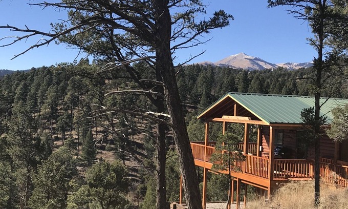 Ruidoso Cabin | Beautiful Sierra Blanca View/Sleeps 8/Large Deck & Hot Tub/Near Ski Apache