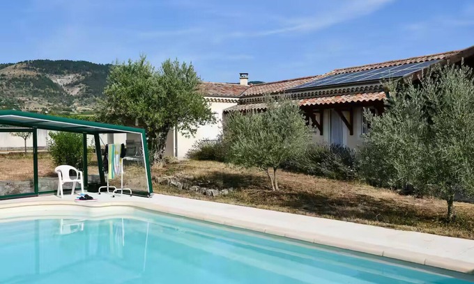 Alba-la-Romaine House | Beautiful single-storey villa with swimming pool, in a quiet location on the edge of the village