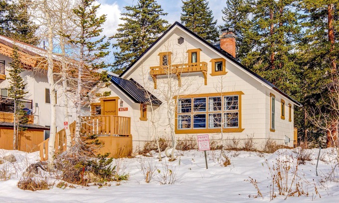 Salt Lake Mountain Resorts House | Beautiful ski-in/ski-out cabin w/washer/dryer, central AC - walk to lifts