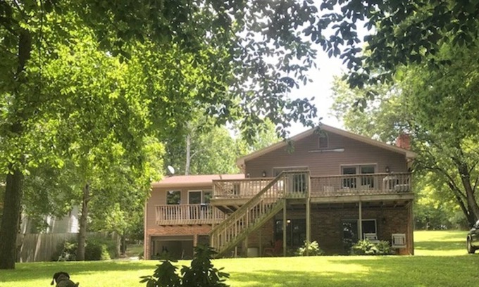 Huddleston House | Beautiful Smith Mountain Lake Waterfront Property - Olde Stoney