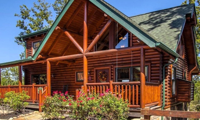 Gatlinburg - Pigeon Forge Cabin | Beautiful Smoky Mountain Cabin!