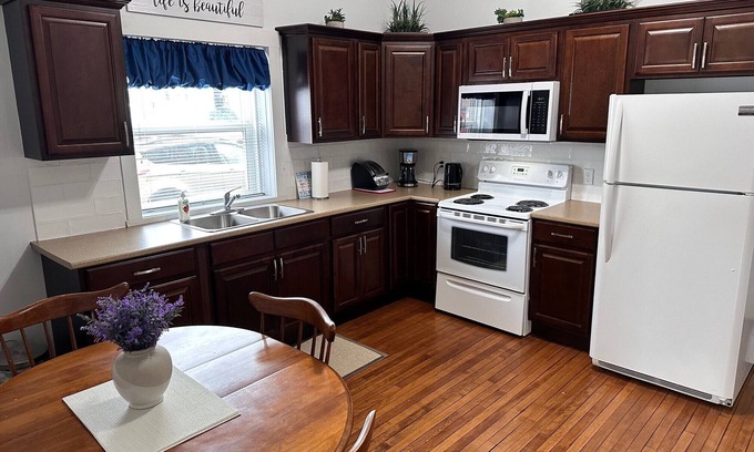 Queens Square Apartment | Beautiful & Spacious 1 Bedroom Apartment Downtown Charlottetown Best Location