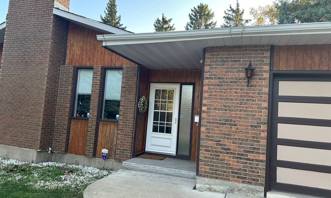 Saskatoon House | Beautiful spacious cozy private basement suite
