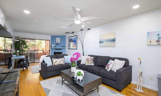 Paradise Valley Village Condo | Beautiful, Spacious, Cozy Condo in Prime Location!