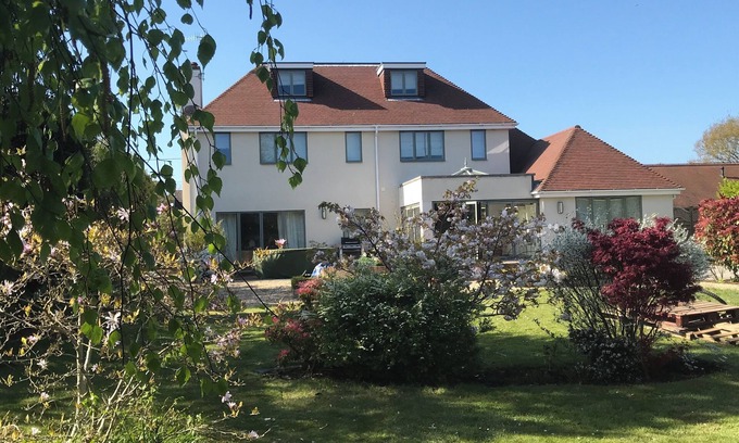 Bembridge House | Beautiful, spacious family house close to village amenities and harbour/beach