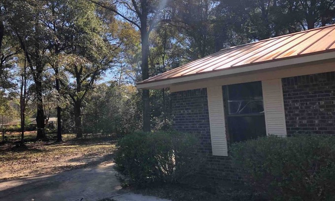 Enterprise House | Beautiful, sprawling 1.6 acre waterfront. Spacious, close to base and more.