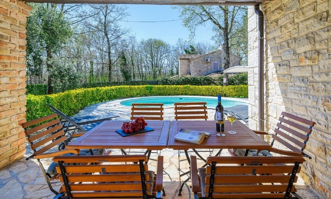Tinjan Villa | Beautiful Stone Villa in Tinjan With Swimming Pool