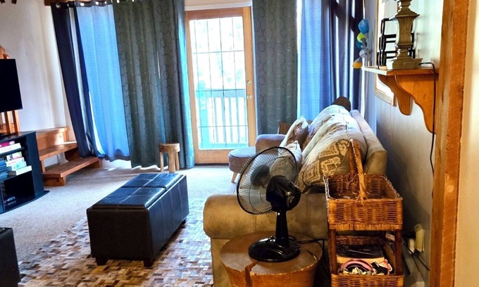 Taos Ski Valley Condo | Beautiful Streamside Condo 1-1/2 mi from Taos Ski Valley!