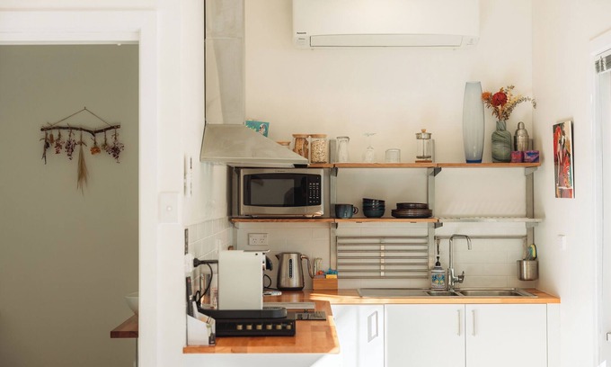 Campbell Apartment | Beautiful Studio 46, Campbell - in central Canberra.