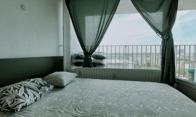 Veeweide Apartment | Beautiful Studio