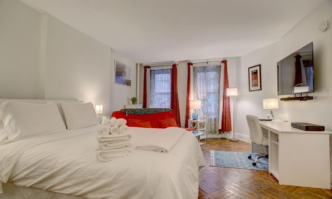 Upper West Side Apartment | Beautiful studio by Central Park